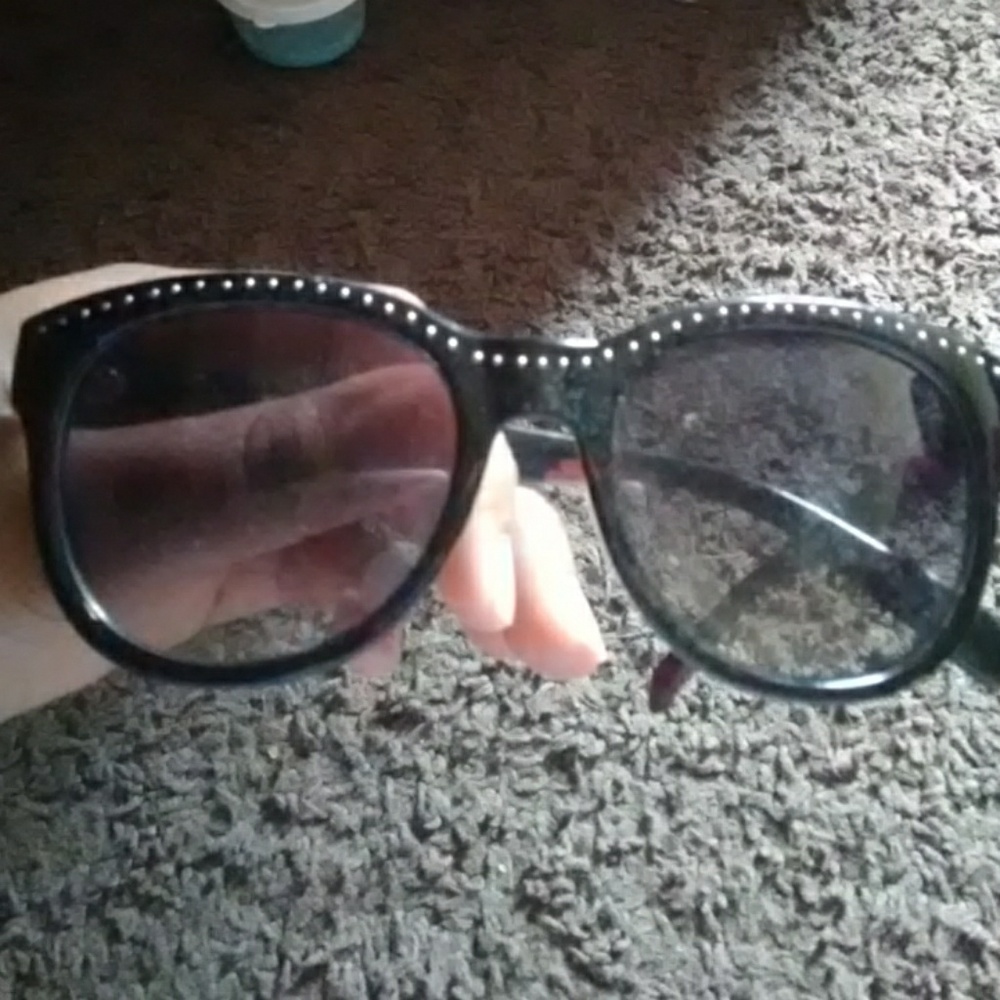 Shades - Picture 2 of 3